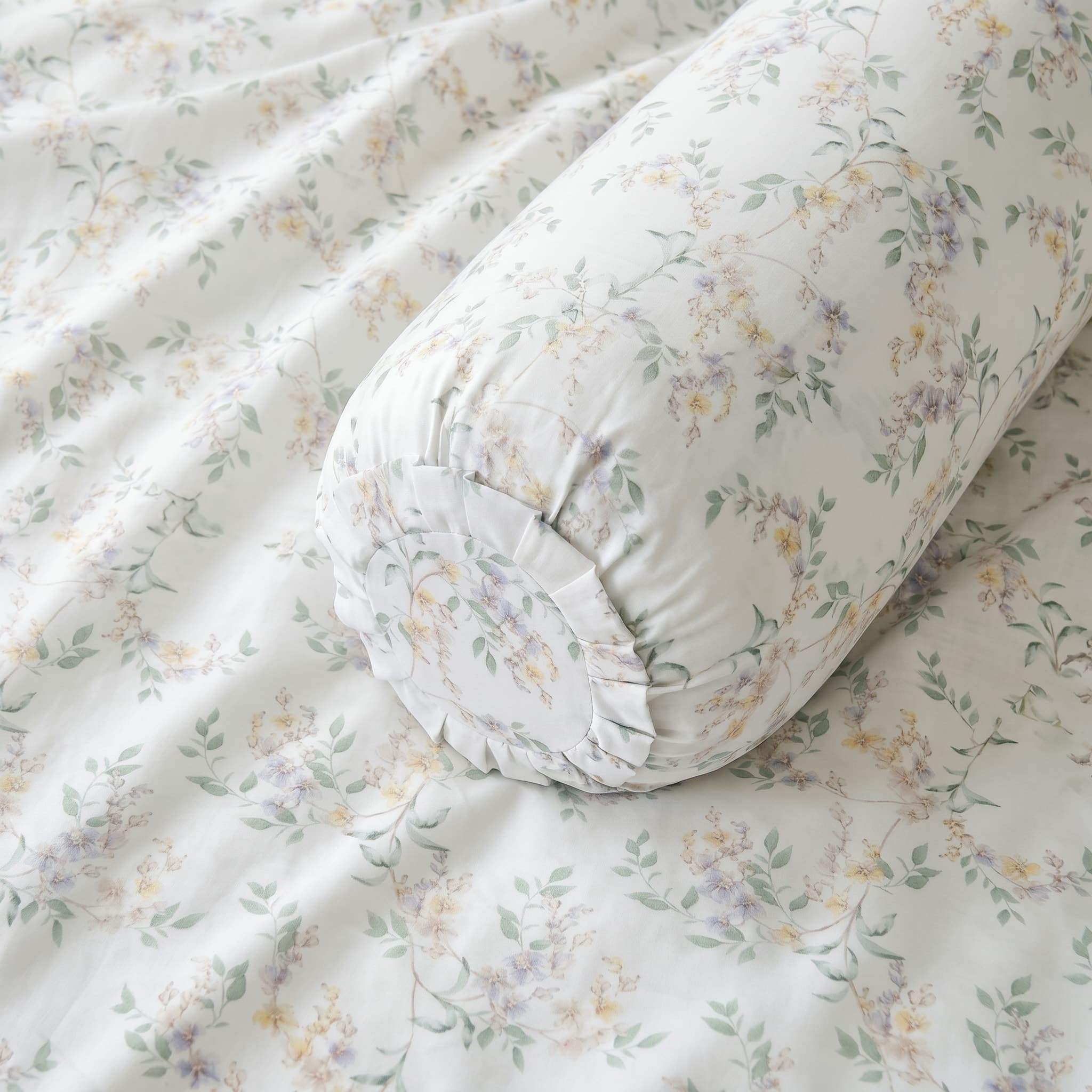 Vỏ Gối Ôm Lụa Tencel 60s Họa Tiết Chùm Hoa 70x100 Có Bèo