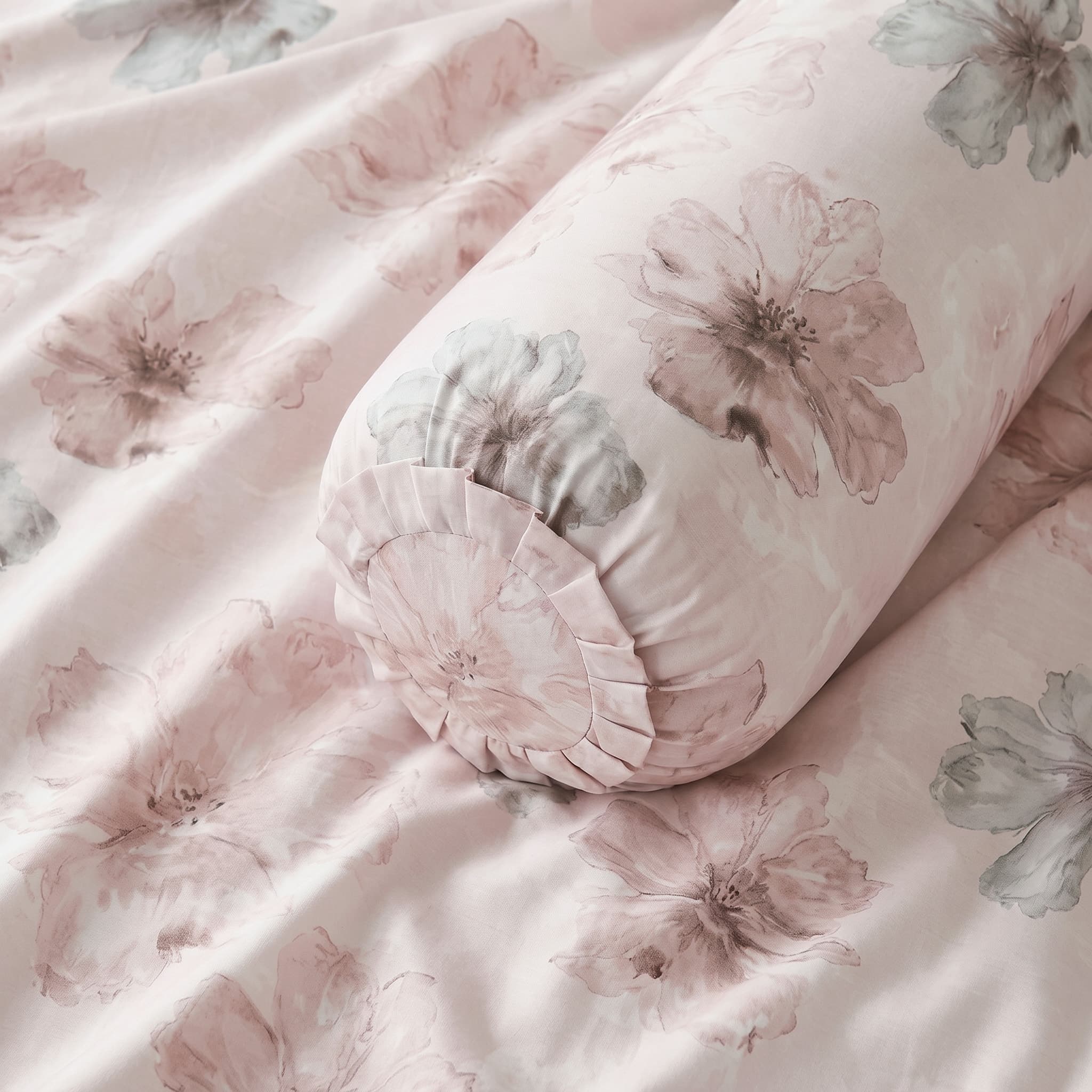 Vỏ Gối Ôm Lụa Tencel 60s Họa Tiết Rosie 70x100 Có Bèo